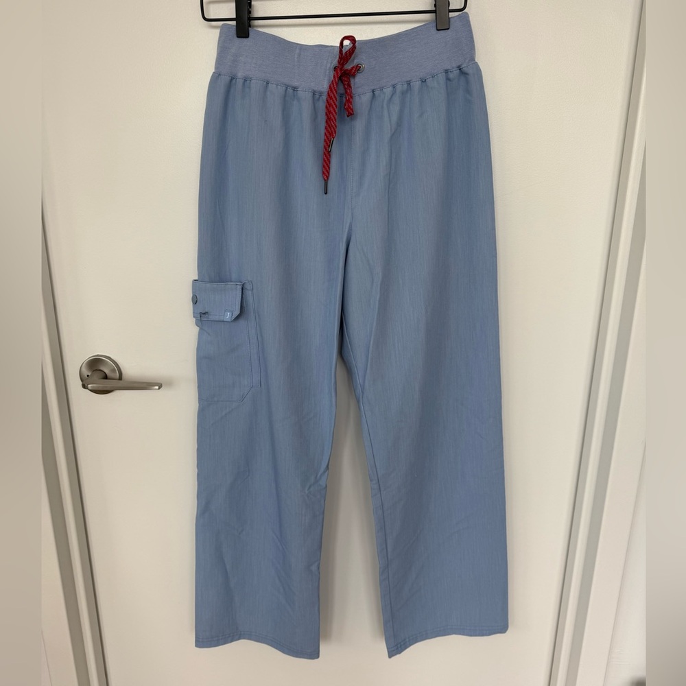 Jaanuu 4-Pocket Relaxed Essential Scrub Pant - Size M Petite - Chambray Blue